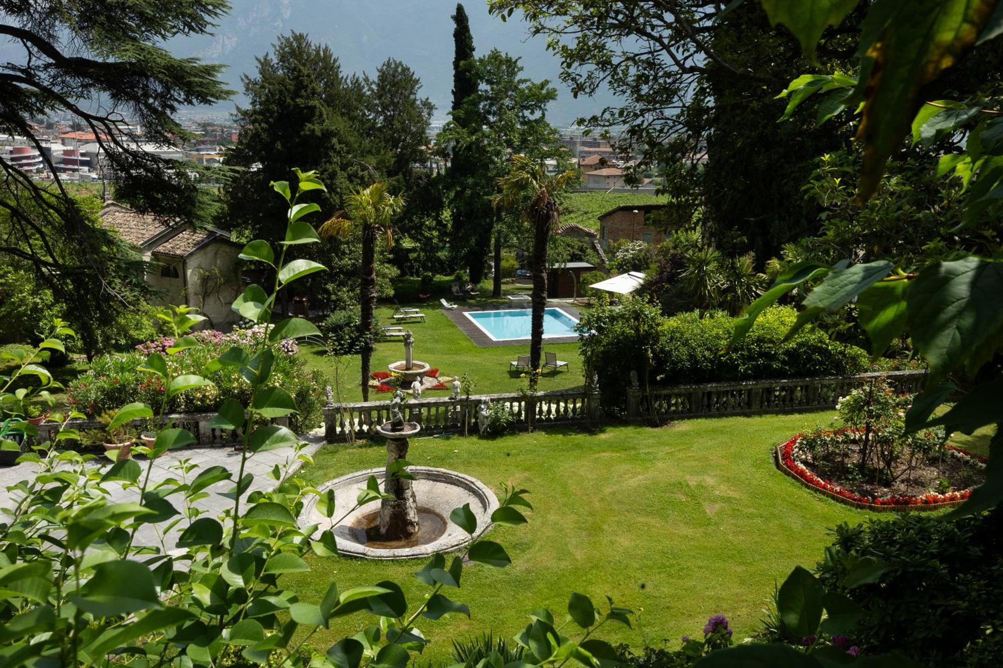 Villa Angelica リーヴァ・デル・ガルダ エクステリア 写真